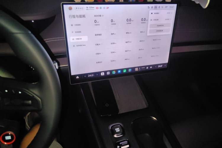 Used Xiaomi Auto SU7 2024 Four-Wheel Drive Ultra-Long Range Advanced Intelligent Driving Max Edition Audio And AC Panel