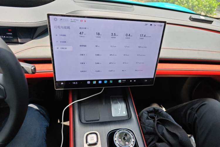 Used Xiaomi Auto SU7 2024 Four-Wheel Drive Ultra-Long Range Advanced Intelligent Driving Max Edition Audio And AC Panel