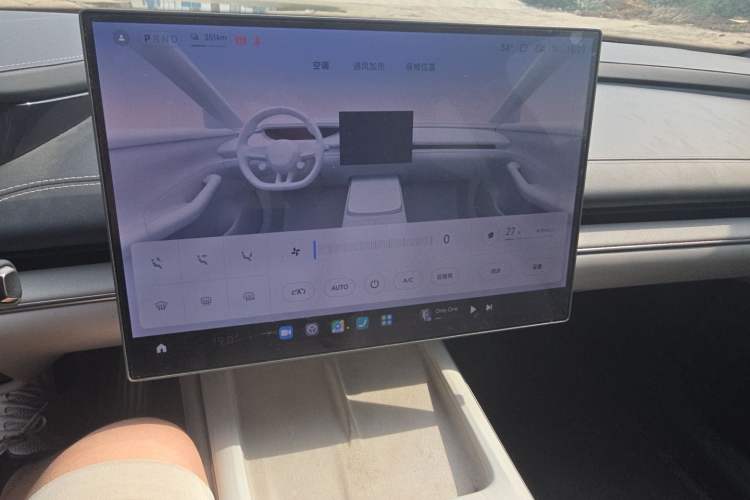 Used Xiaomi Auto SU7 2024 Rear-Drive Ultra-Long Range Advanced Pro-Level Intelligent Driving Version Audio And AC Panel