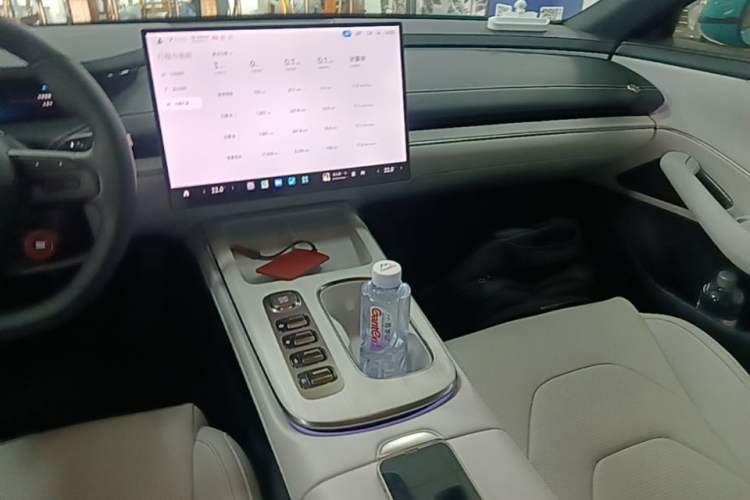 Used Xiaomi Auto SU7 2024 Rear-Drive Ultra-Long Range Advanced Pro-Level Intelligent Driving Version Audio And AC Panel