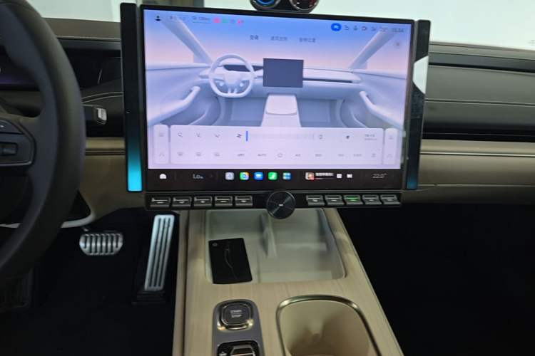 Used Xiaomi Auto SU7 2024 Four-Wheel Drive Ultra-Long Range Advanced Intelligent Driving Max Edition Audio And AC Panel