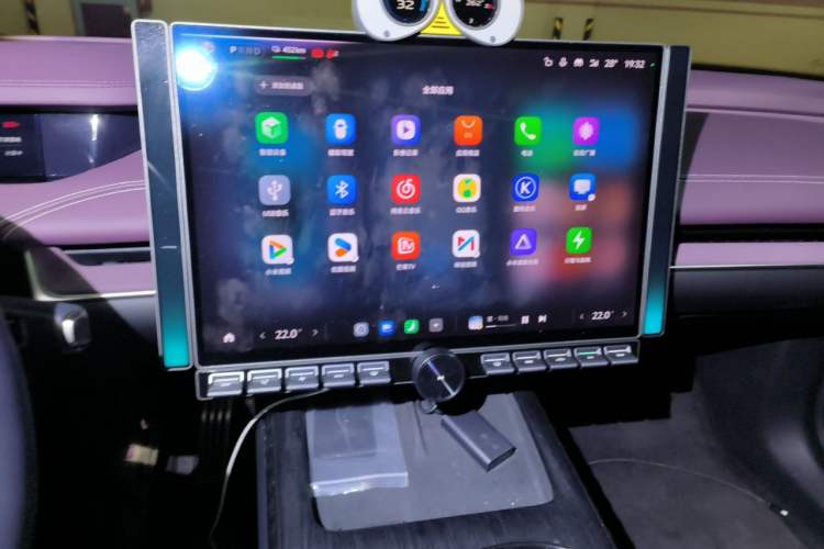 Used Xiaomi Auto SU7 2024 Four-Wheel Drive Ultra-Long Range Advanced Intelligent Driving Max Edition Audio And AC Panel