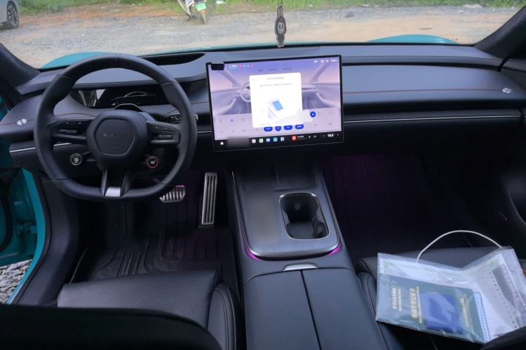 Used Xiaomi Auto SU7 2024 Four-Wheel Drive Ultra-Long Range Advanced Intelligent Driving Max Edition Center Console