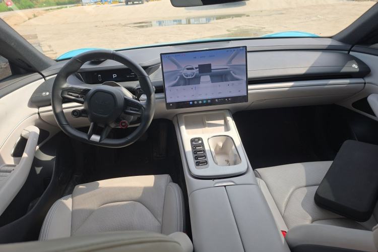 Used Xiaomi Auto SU7 2024 Rear-Drive Ultra-Long Range Advanced Pro-Level Intelligent Driving Version Center Console