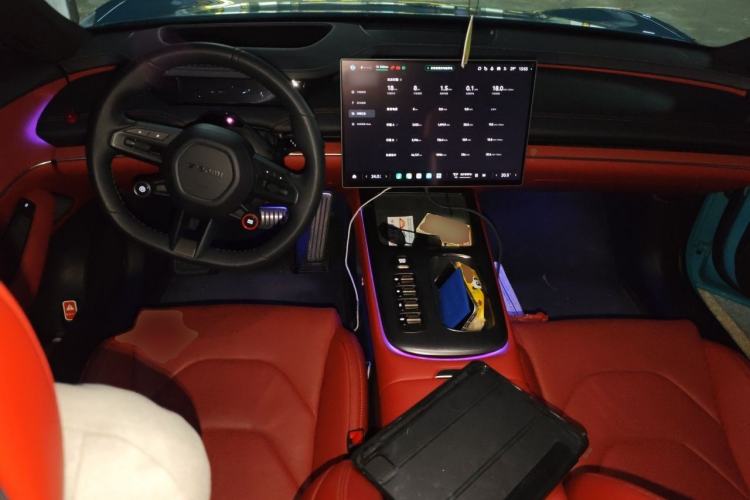 Used Xiaomi Auto SU7 2024 Four-Wheel Drive Ultra-Long Range Advanced Intelligent Driving Max Edition Center Console