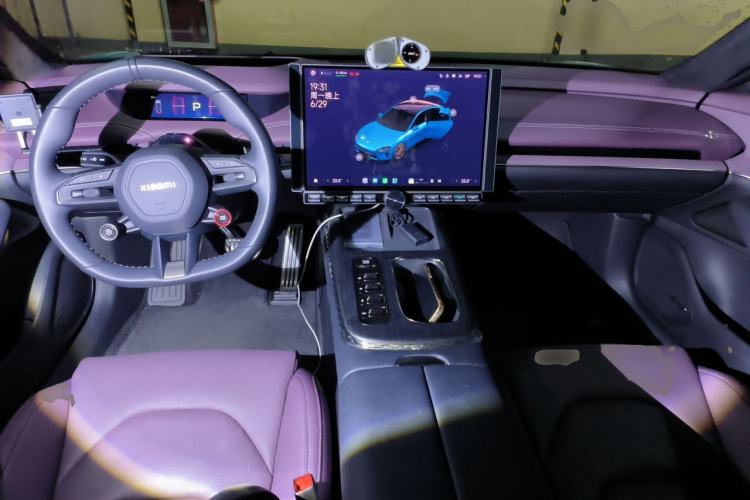 Used Xiaomi Auto SU7 2024 Four-Wheel Drive Ultra-Long Range Advanced Intelligent Driving Max Edition Center Console