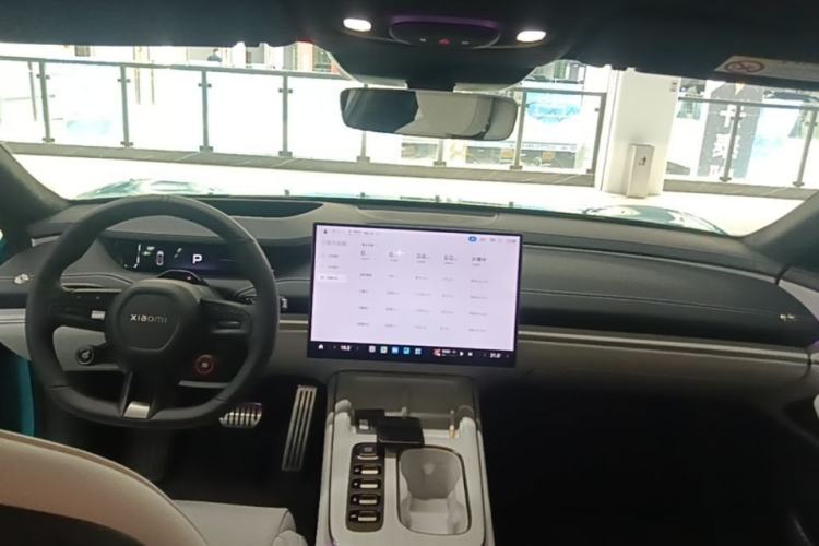 Used Xiaomi Auto SU7 2024 Four-Wheel Drive Ultra-Long Range Advanced Intelligent Driving Max Edition Center Console