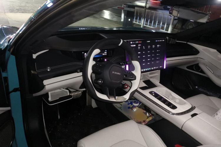 Used Xiaomi Auto SU7 2024 Four-Wheel Drive Ultra-Long Range Advanced Intelligent Driving Max Edition Center Console