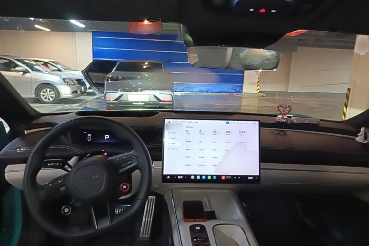 Used Xiaomi Auto SU7 2024 Four-Wheel Drive Ultra-Long Range Advanced Intelligent Driving Max Edition Center Console