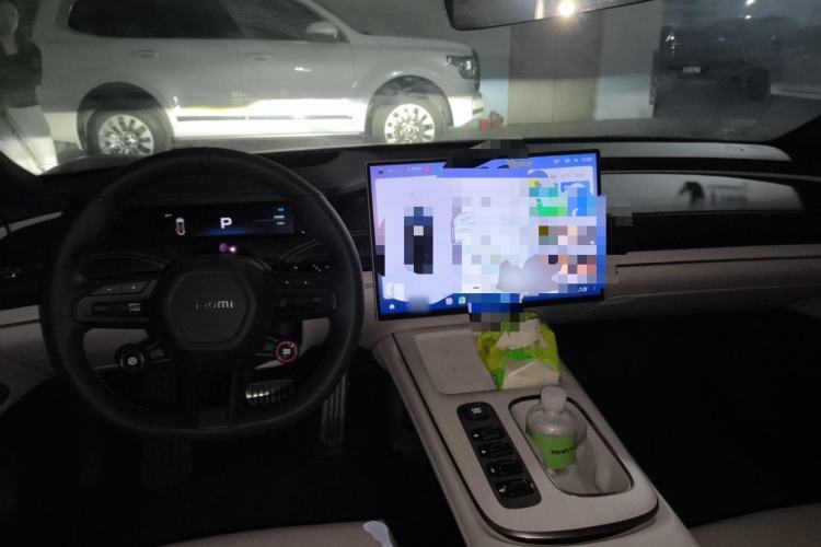 Used Xiaomi Auto SU7 2024 Four-Wheel Drive Ultra-Long Range Advanced Intelligent Driving Max Edition Center Console