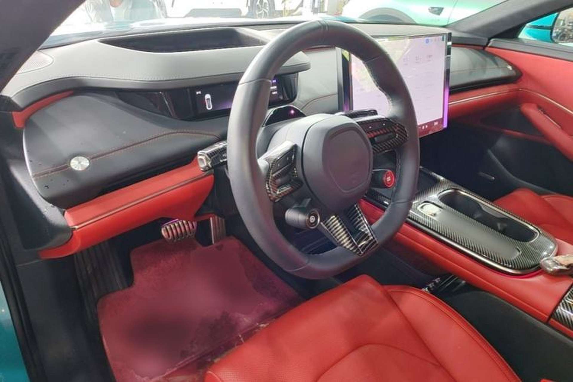 Used Xiaomi Auto SU7 2024 Four-Wheel Drive Ultra-Long Range Advanced Intelligent Driving Max Edition Center Console