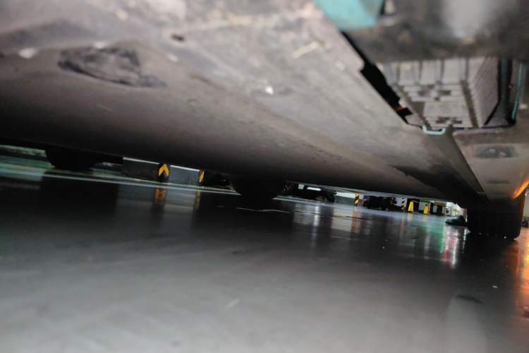 Used Xiaomi Auto SU7 2024 Four-Wheel Drive Ultra-Long Range Advanced Intelligent Driving Max Edition Chassis Front Left