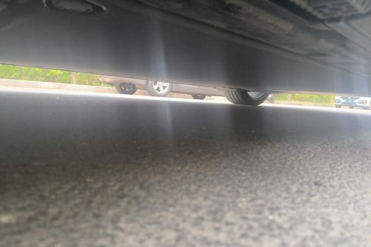 Used Xiaomi Auto SU7 2024 Four-Wheel Drive Ultra-Long Range Advanced Intelligent Driving Max Edition Chassis Front Left