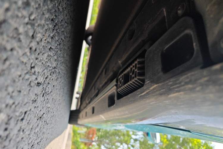 Used Xiaomi Auto SU7 2024 Four-Wheel Drive Ultra-Long Range Advanced Intelligent Driving Max Edition Chassis Rear Right