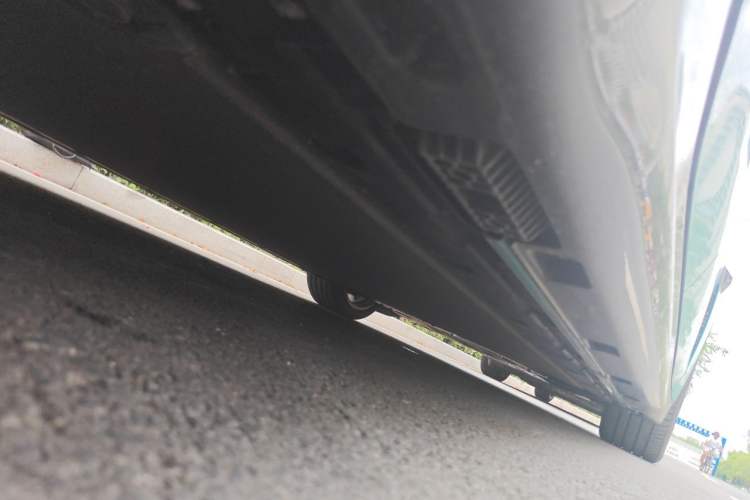 Used Xiaomi Auto SU7 2024 Four-Wheel Drive Ultra-Long Range Advanced Intelligent Driving Max Edition Chassis Rear Right