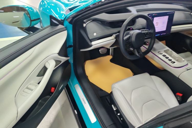 Used Xiaomi Auto SU7 2024 Four-Wheel Drive Ultra-Long Range Advanced Intelligent Driving Max Edition Driver Seat