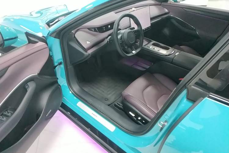 Used Xiaomi Auto SU7 2024 Rear-Drive Long-Range Intelligent Driving Version Driver Seat