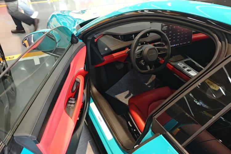 Used Xiaomi Auto SU7 2024 Rear-Drive Long-Range Intelligent Driving Version Driver Seat