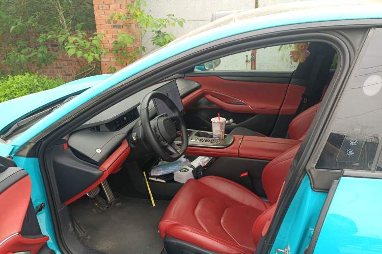 Used Xiaomi Auto SU7 2024 Four-Wheel Drive Ultra-Long Range Advanced Intelligent Driving Max Edition Driver Seat