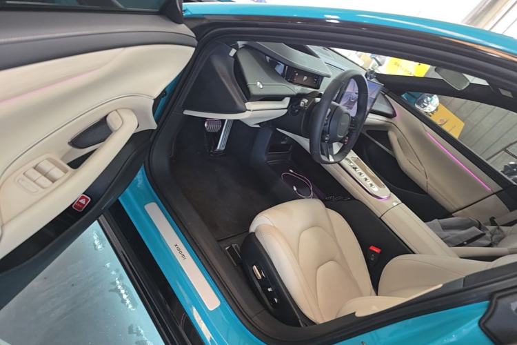 Used Xiaomi Auto SU7 2024 Four-Wheel Drive Ultra-Long Range Advanced Intelligent Driving Max Edition Driver Seat