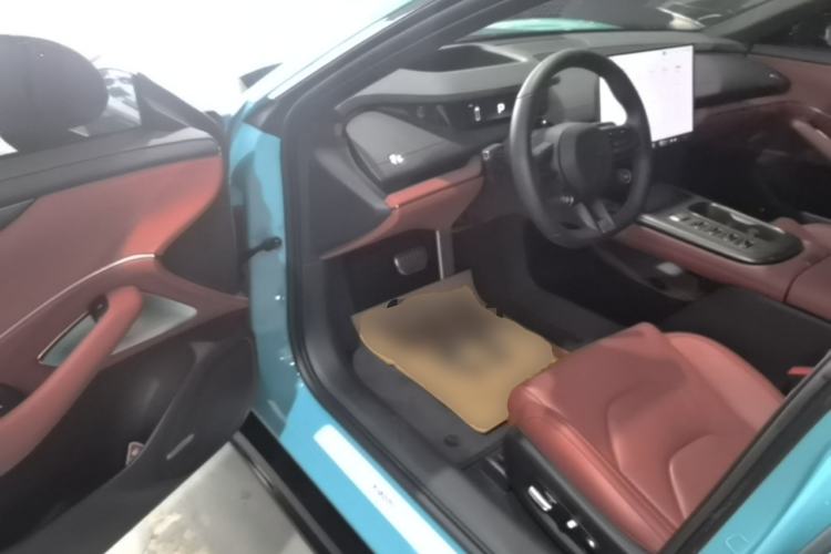 Used Xiaomi Auto SU7 2024 Four-Wheel Drive Ultra-Long Range Advanced Intelligent Driving Max Edition Driver Seat