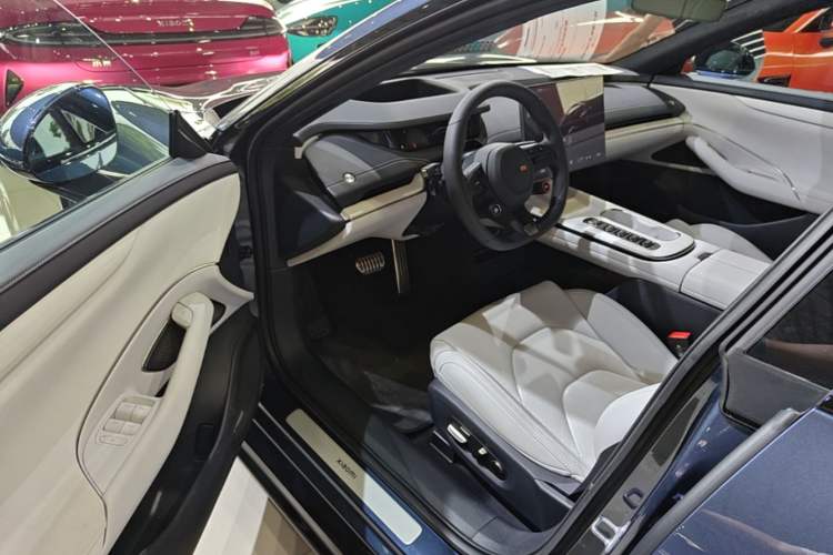 Used Xiaomi Auto SU7 2024 Four-Wheel Drive Ultra-Long Range Advanced Intelligent Driving Max Edition Driver Seat