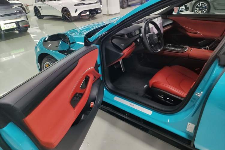 Used Xiaomi Auto SU7 2024 Four-Wheel Drive Ultra-Long Range Advanced Intelligent Driving Max Edition Driver Seat