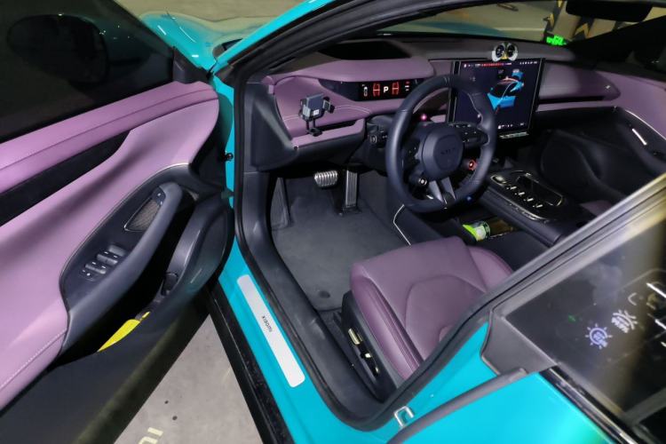 Used Xiaomi Auto SU7 2024 Four-Wheel Drive Ultra-Long Range Advanced Intelligent Driving Max Edition Driver Seat