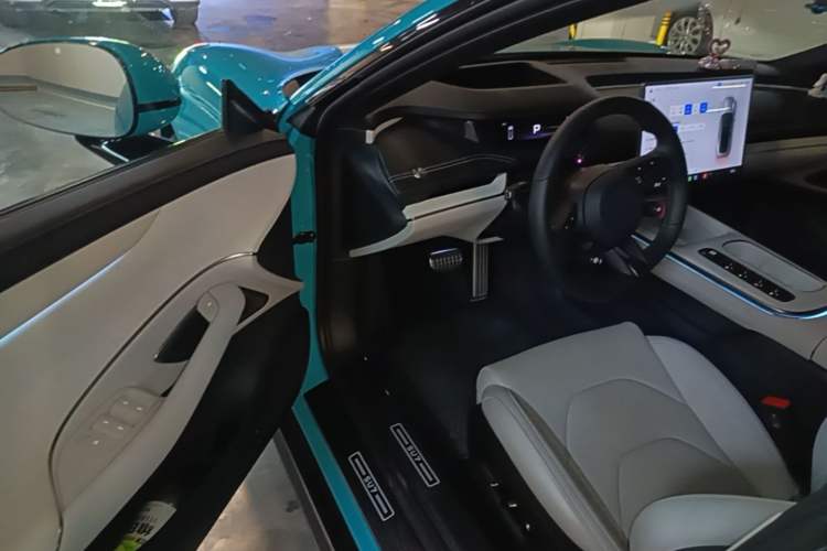 Used Xiaomi Auto SU7 2024 Four-Wheel Drive Ultra-Long Range Advanced Intelligent Driving Max Edition Driver Seat