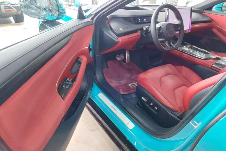 Used Xiaomi Auto SU7 2024 Four-Wheel Drive Ultra-Long Range Advanced Intelligent Driving Max Edition Driver Seat