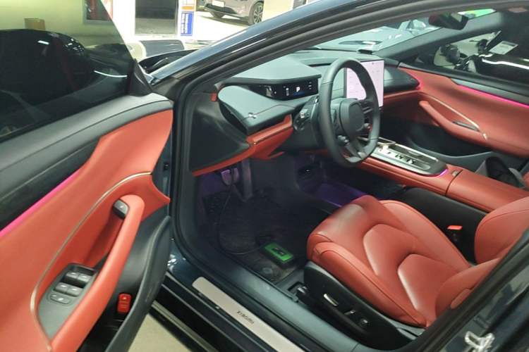 Used Xiaomi Auto SU7 2024 Rear-Drive Long-Range Intelligent Driving Version Driver Seat