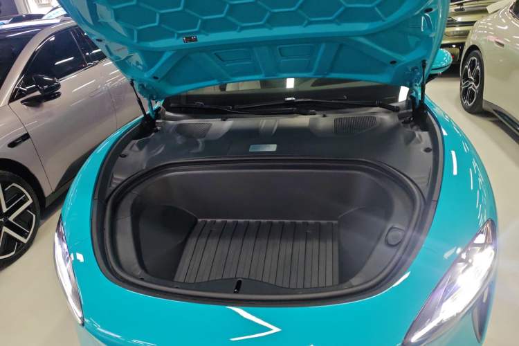 Used Xiaomi Auto SU7 2024 Four-Wheel Drive Ultra-Long Range Advanced Intelligent Driving Max Edition Engine Bay