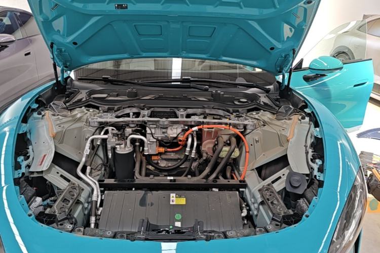 Used Xiaomi Auto SU7 2024 Four-Wheel Drive Ultra-Long Range Advanced Intelligent Driving Max Edition Engine Bay