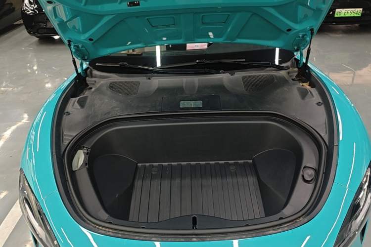 Used Xiaomi Auto SU7 2024 Rear-Drive Long-Range Intelligent Driving Version Engine Bay