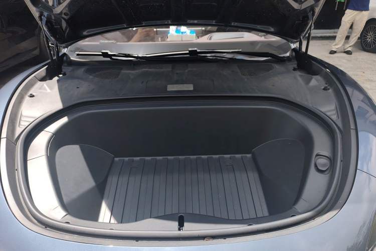 Used Xiaomi Auto SU7 2024 Four-Wheel Drive Ultra-Long Range Advanced Intelligent Driving Max Edition Engine Bay