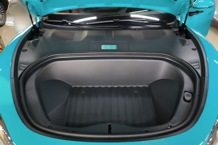 Used Xiaomi Auto SU7 2024 Four-Wheel Drive Ultra-Long Range Advanced Intelligent Driving Max Edition Engine Bay