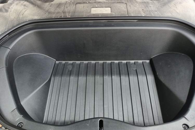 Used Xiaomi Auto SU7 2024 Rear-Drive Long-Range Intelligent Driving Version Engine Bay