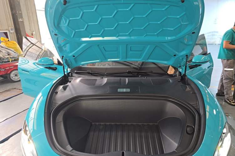 Used Xiaomi Auto SU7 2024 Four-Wheel Drive Ultra-Long Range Advanced Intelligent Driving Max Edition Engine Bay