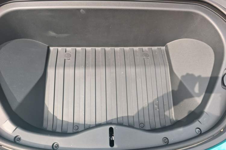 Used Xiaomi Auto SU7 2024 Four-Wheel-Drive Max Founder's Edition Engine Bay
