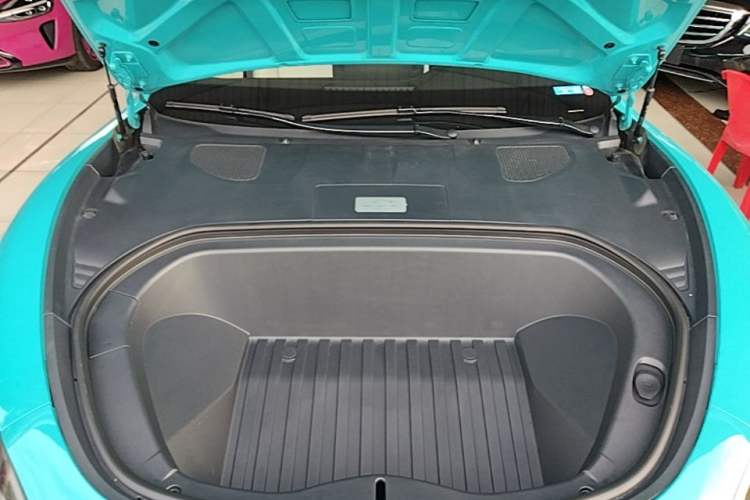 Used Xiaomi Auto SU7 2024 Rear-Drive Long-Range Intelligent Driving Version Engine Bay