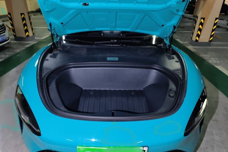 Used Xiaomi Auto SU7 2024 Four-Wheel Drive Ultra-Long Range Advanced Intelligent Driving Max Edition Engine Bay