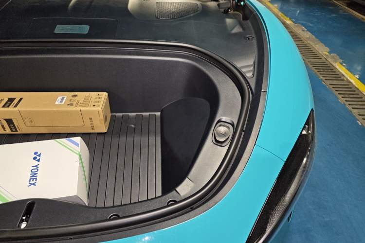 Used Xiaomi Auto SU7 2024 Four-Wheel Drive Ultra-Long Range Advanced Intelligent Driving Max Edition Engine Bay Left