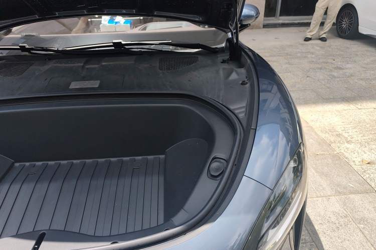 Used Xiaomi Auto SU7 2024 Four-Wheel Drive Ultra-Long Range Advanced Intelligent Driving Max Edition Engine Bay Left
