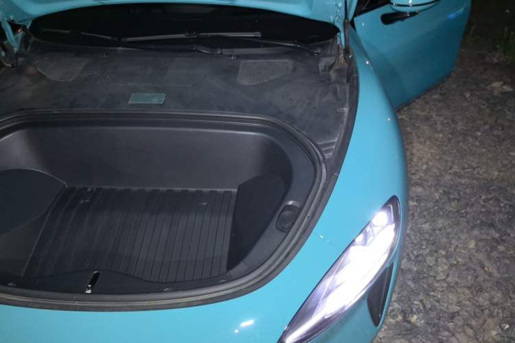Used Xiaomi Auto SU7 2024 Four-Wheel Drive Ultra-Long Range Advanced Intelligent Driving Max Edition Engine Bay Left