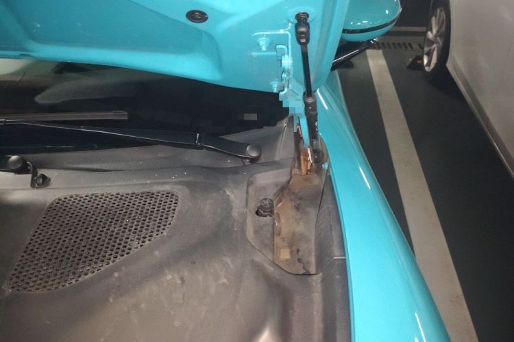 Used Xiaomi Auto SU7 2024 Four-Wheel-Drive Max Founder's Edition Engine Bay Left