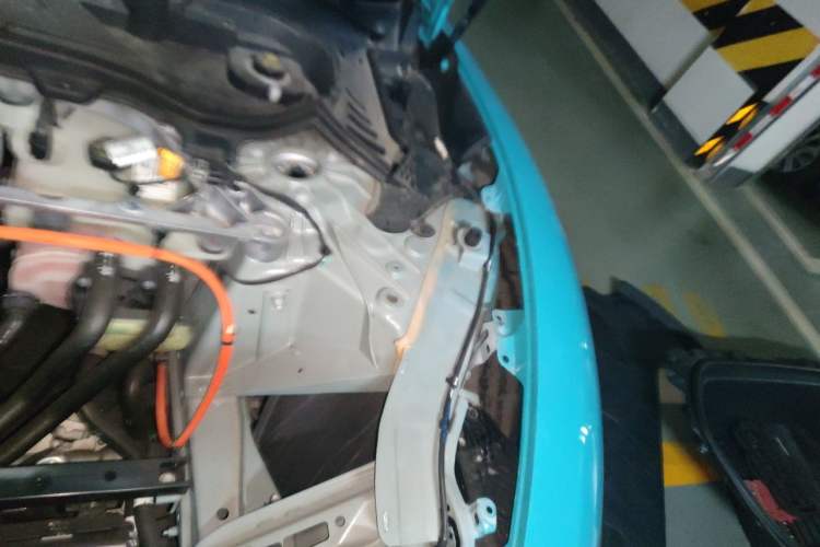 Used Xiaomi Auto SU7 2024 Rear-Drive Long-Range Intelligent Driving Version Engine Bay Left