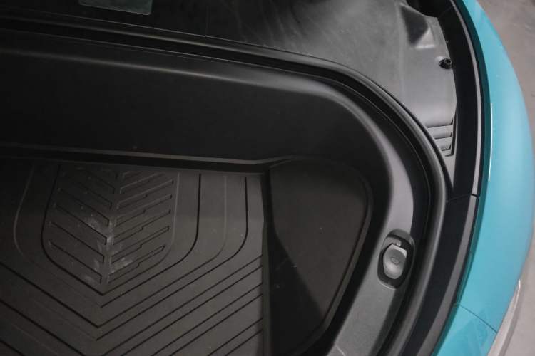 Used Xiaomi Auto SU7 2024 Four-Wheel Drive Ultra-Long Range Advanced Intelligent Driving Max Edition Engine Bay Left