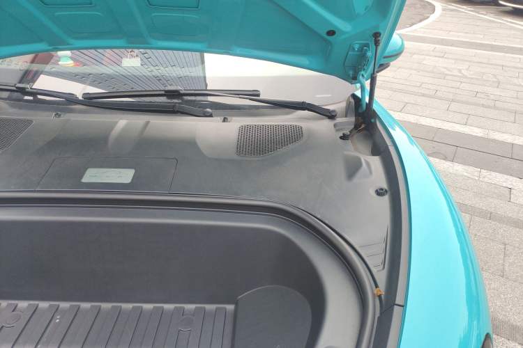 Used Xiaomi Auto SU7 2024 Rear-Drive Long-Range Intelligent Driving Version Engine Bay Left