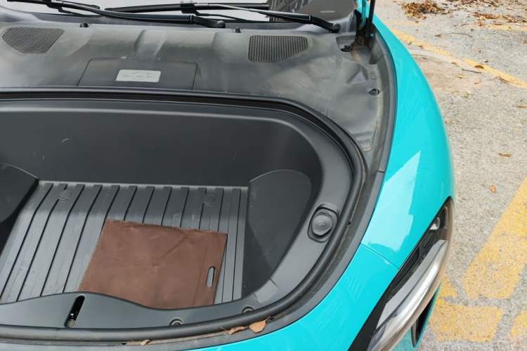 Used Xiaomi Auto SU7 2024 Rear-Drive Long-Range Intelligent Driving Version Engine Bay Left