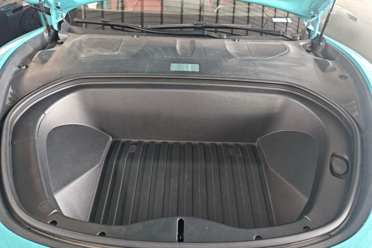 Used Xiaomi Auto SU7 2024 Four-Wheel Drive Ultra-Long Range Advanced Intelligent Driving Max Edition Engine Bay